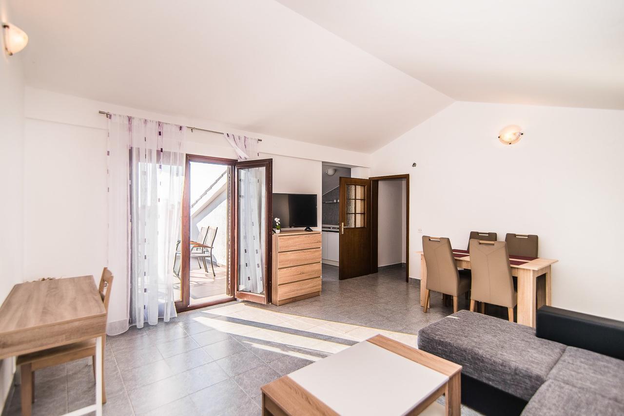 Apartments Dino Poreč Eksteriør billede