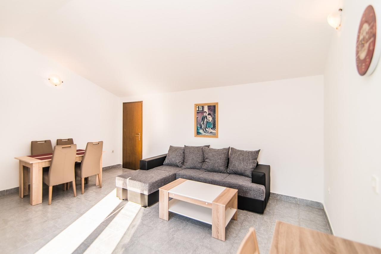 Apartments Dino Poreč Eksteriør billede