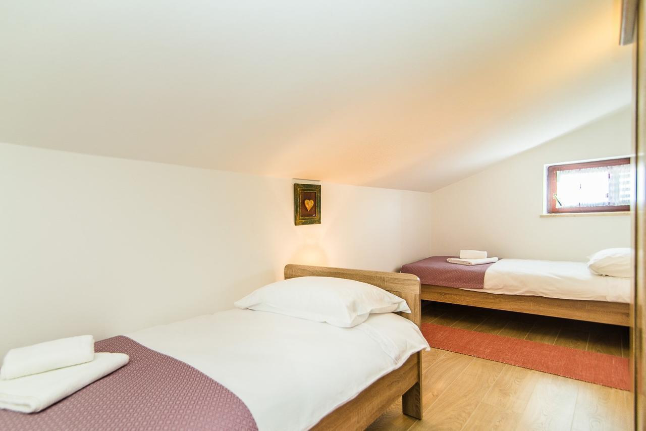 Apartments Dino Poreč Eksteriør billede