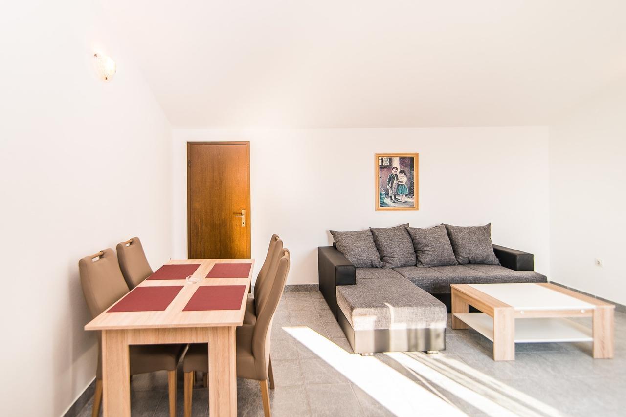 Apartments Dino Poreč Eksteriør billede