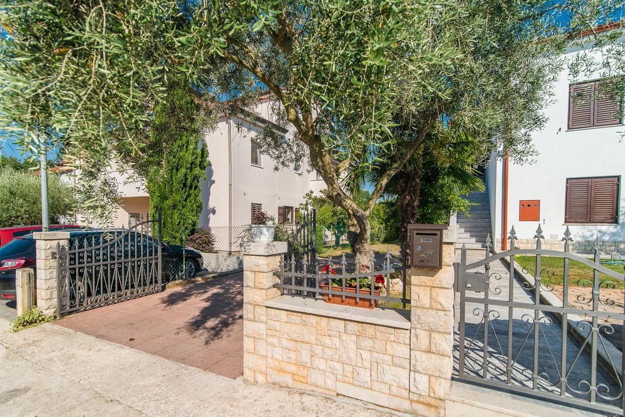 Apartments Dino Poreč Eksteriør billede